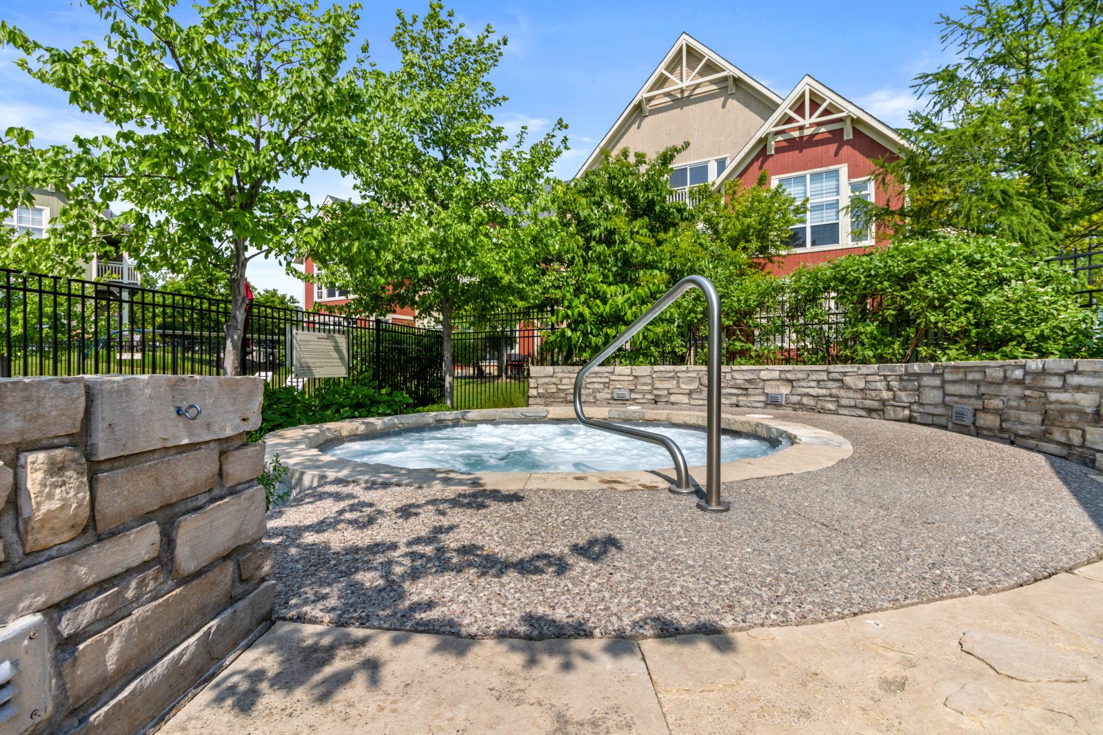 122 - 125 FAIRWAY COURT